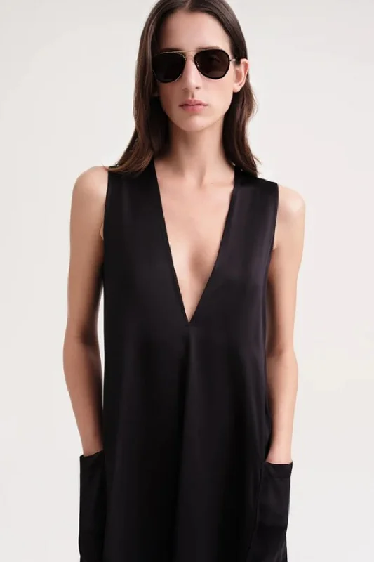 Jesting Black Dress