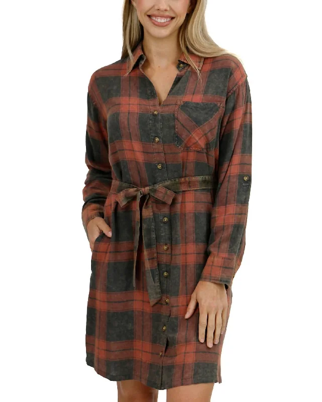 Aspen Plaid Shirt Dress In Washed Black/rust Plaid